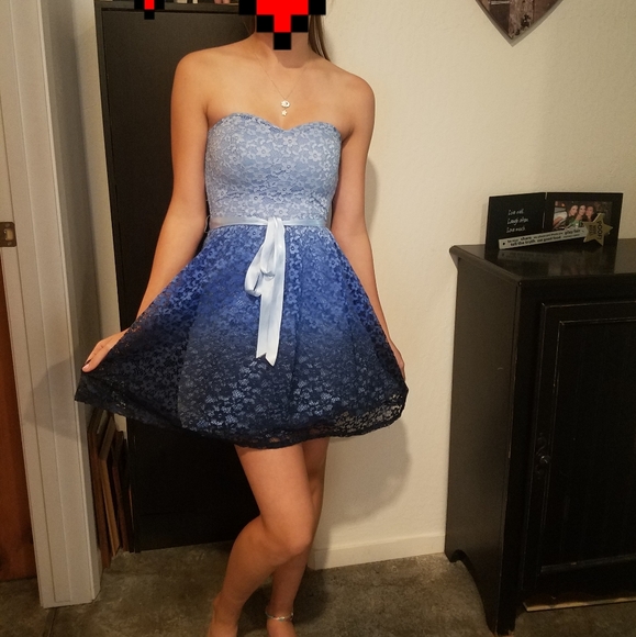 Dress - Picture 4 of 4